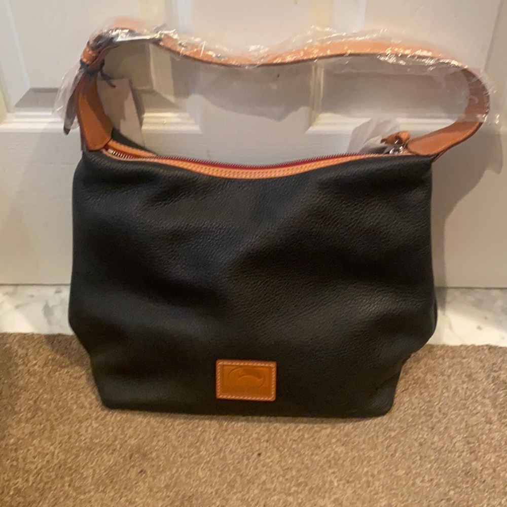 New. Woman’s purse Dooney & Bourke (knock off)